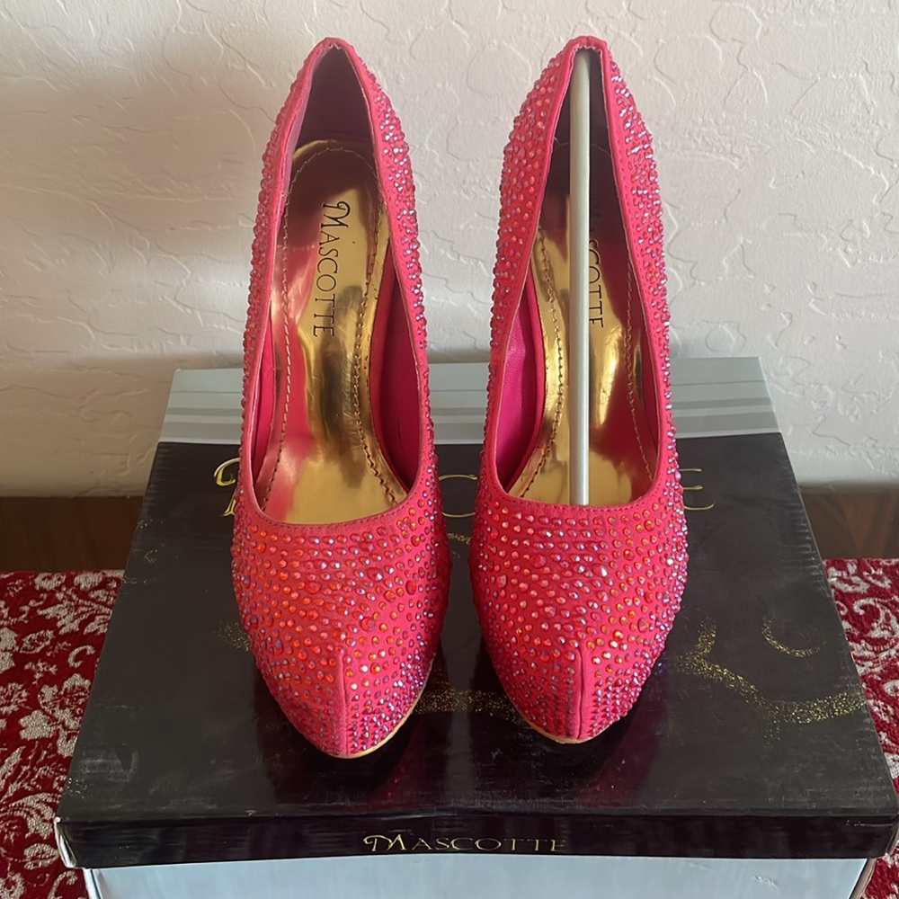 Mascotte Women's Pink (lipstick) Rhinestone Platform Heels - Picture 4 of 4